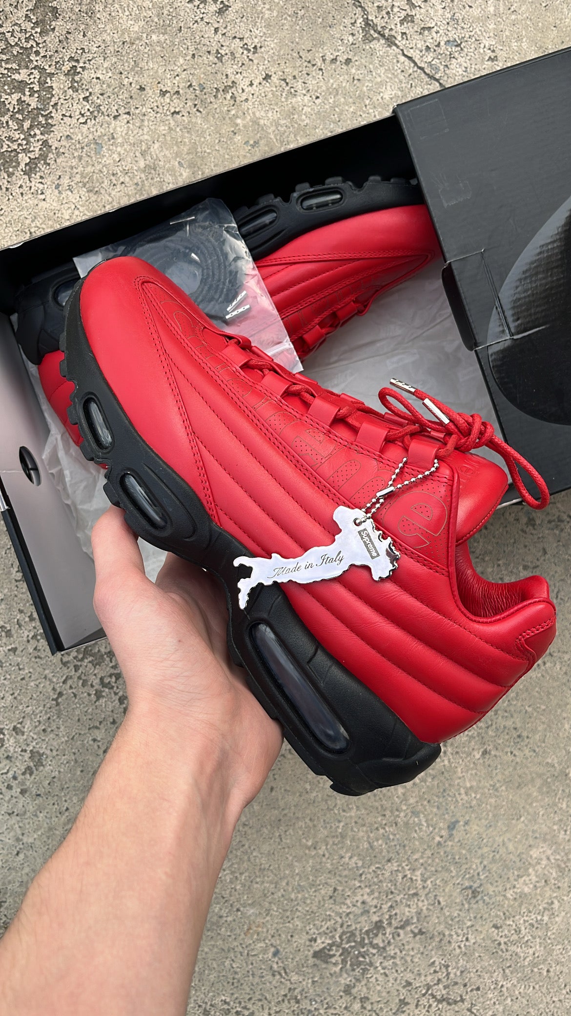 Air Max 95 Supreme Red - EU42.5 / US9 / UK8