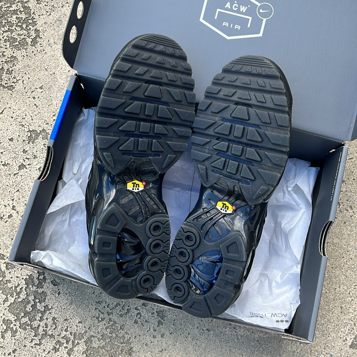 TN A Cold Wall Black - EU42.5 / US9 / UK8