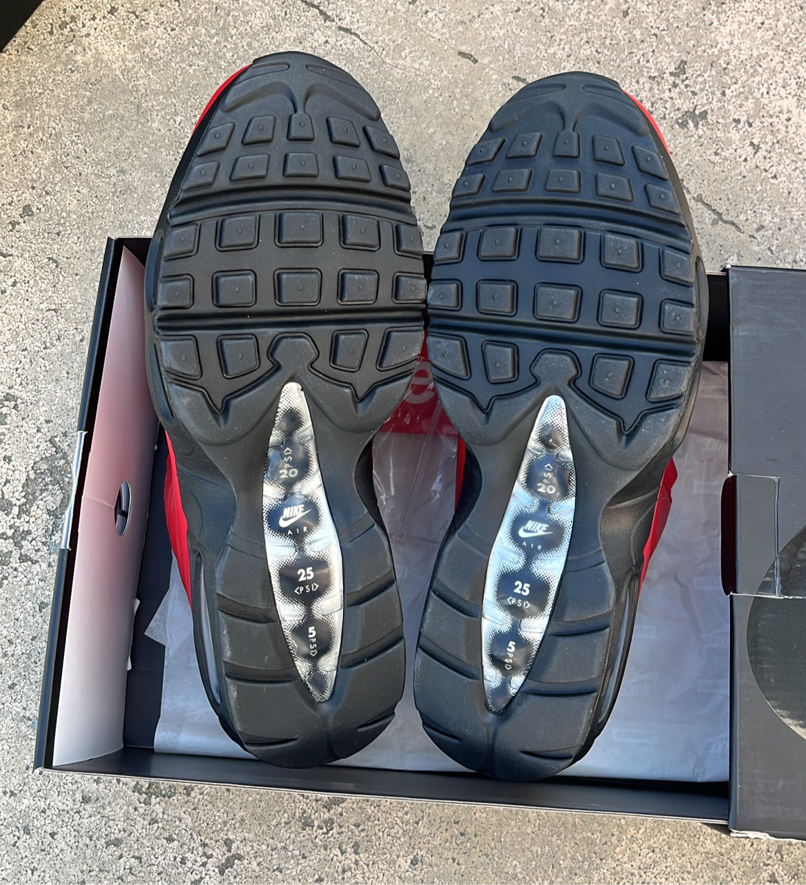 Air Max 95 Supreme Red - EU44 / US10 / UK9