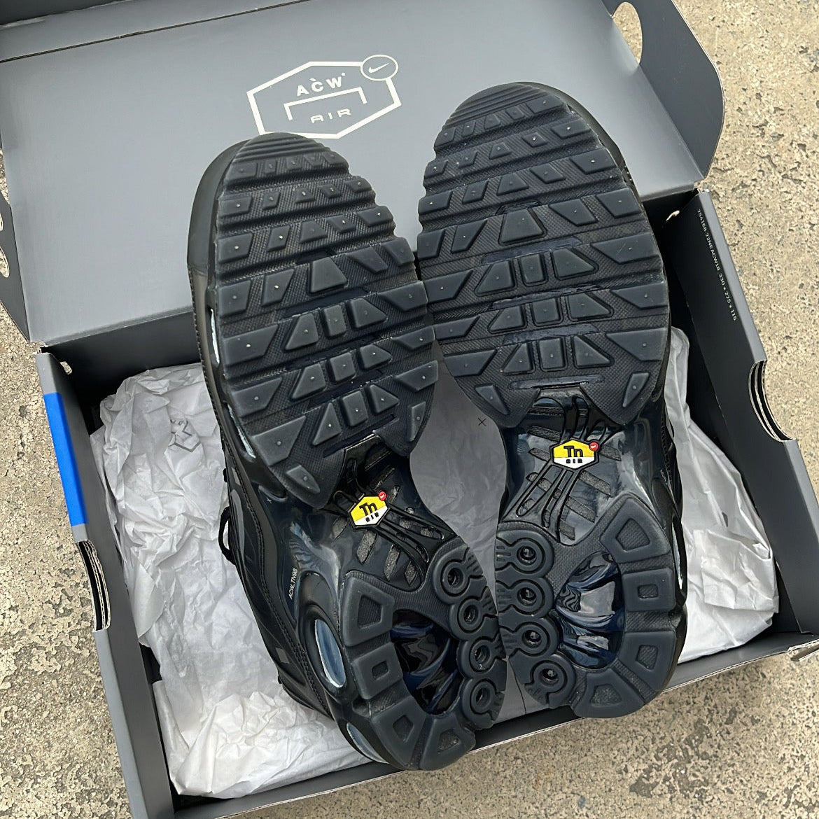 TN A Cold Wall Black - EU43 / US9.5 / UK8.5