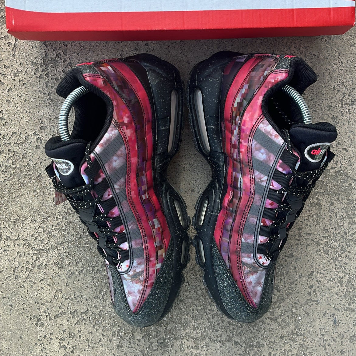 Air Max 95 Cherry Blossom - EU42 / US8.5 / UK7.5