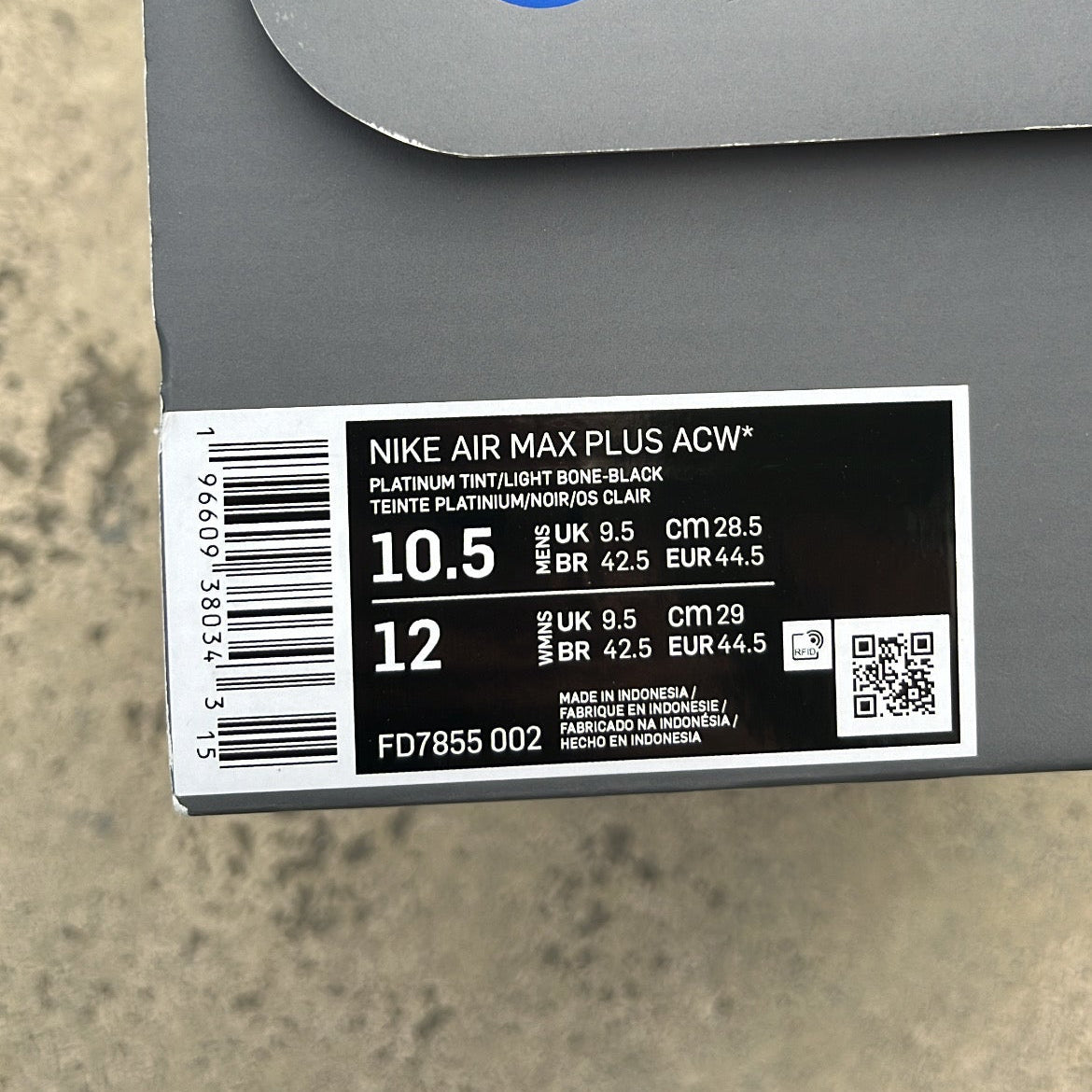 TN A Cold Wall White - EU44.5 / US10.5 / UK9.5