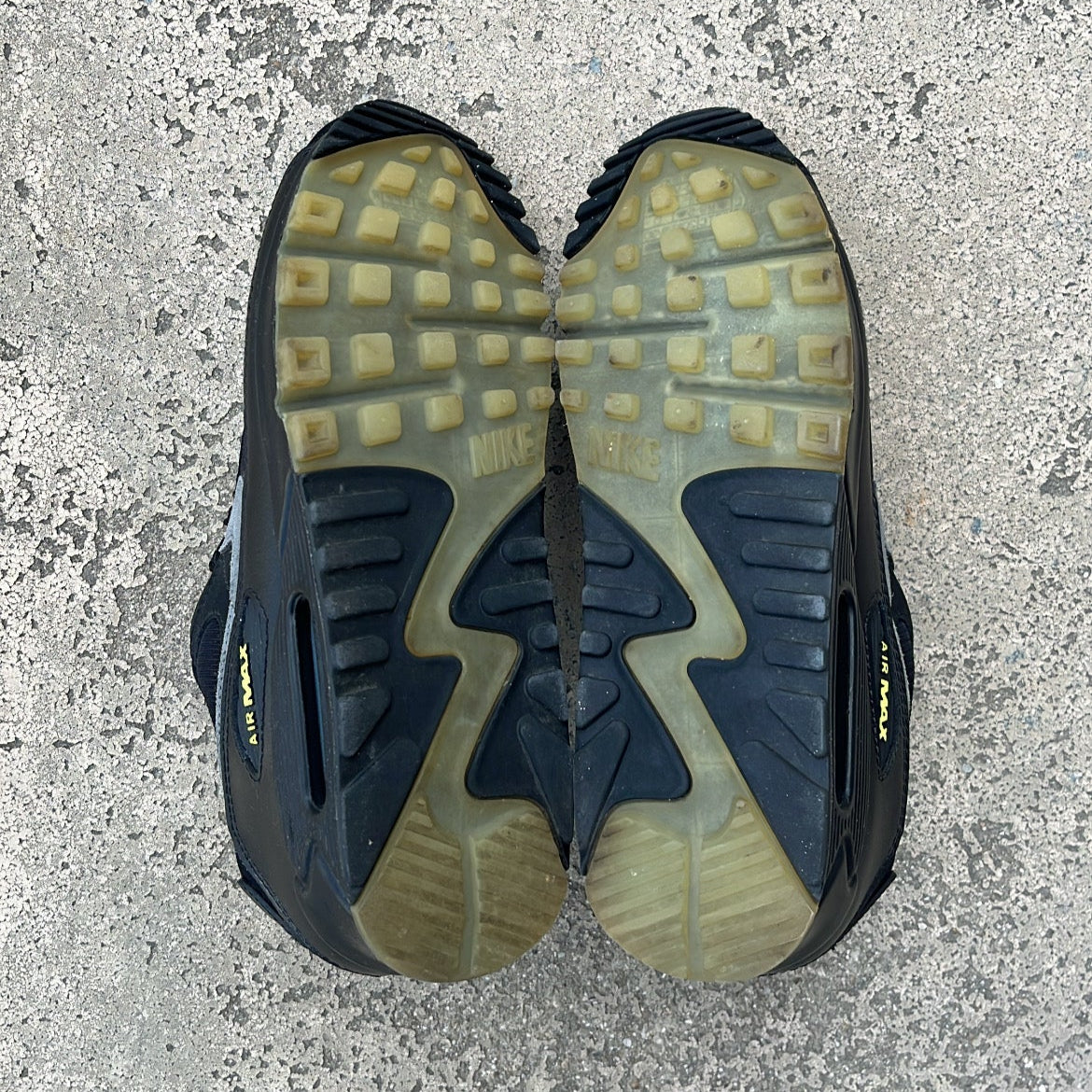 Air Max 90 Halloween - EU43 / US9.5 / UK8.5