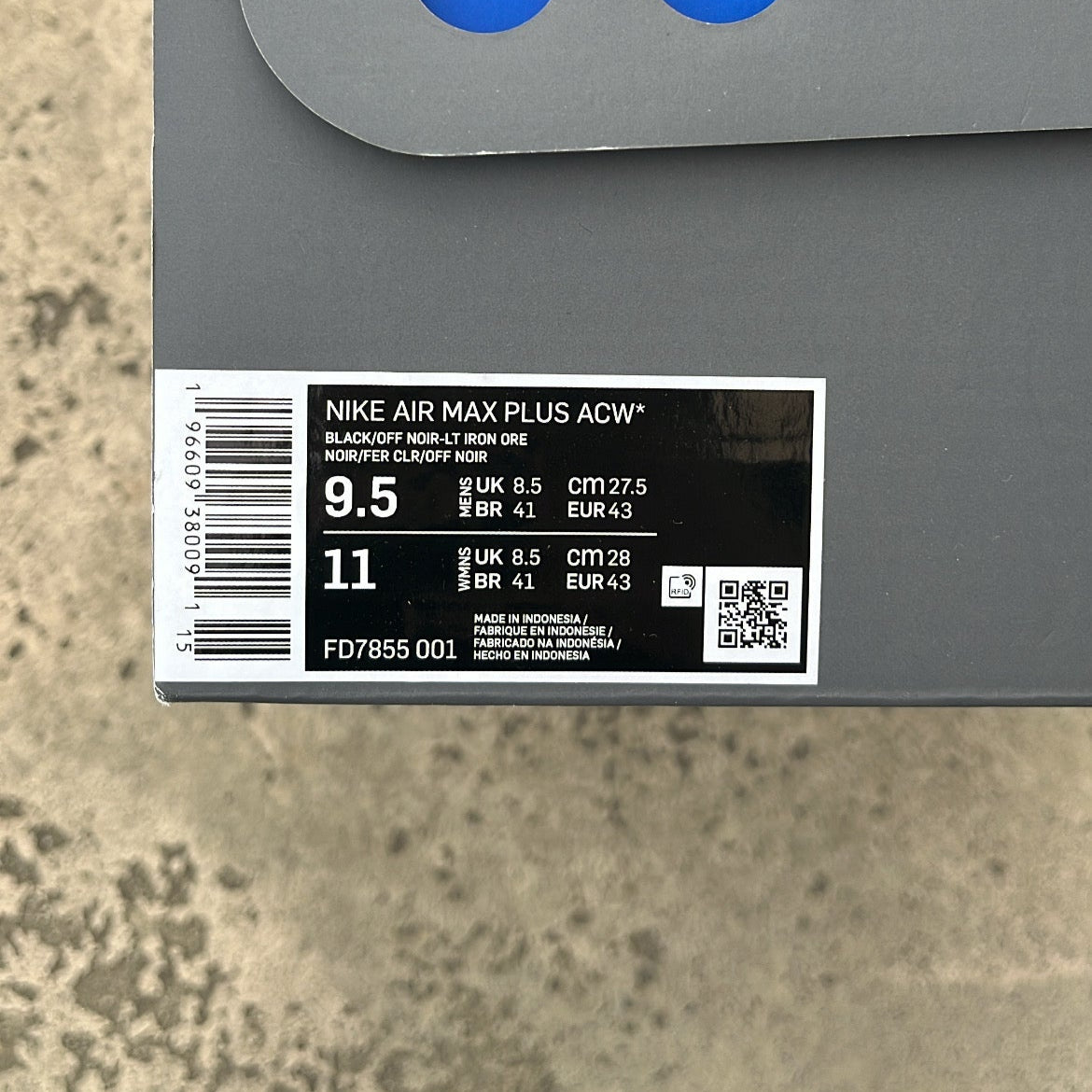 TN A Cold Wall Black - EU43 / US9.5 / UK8.5