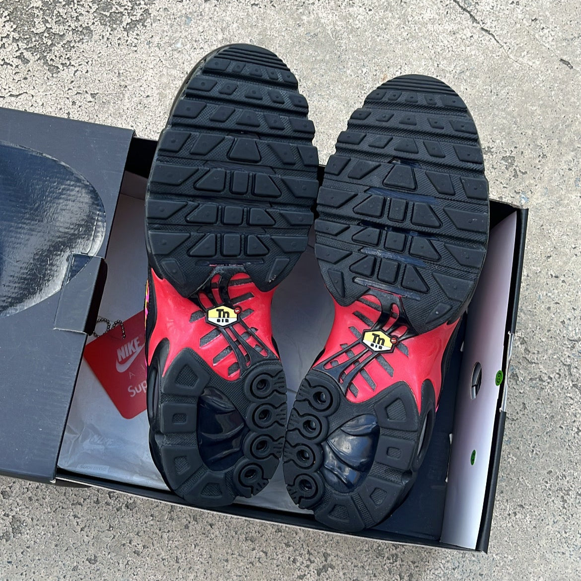 Tn Supreme Red - EU42.5 / US9 / UK8