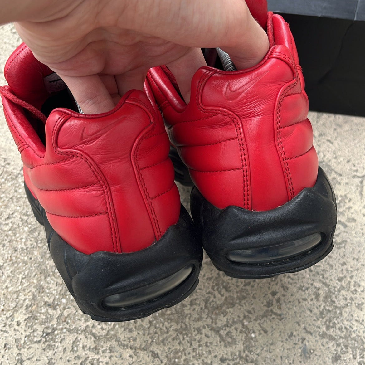 Air Max 95 Supreme Red - EU42.5 / US9 / UK8