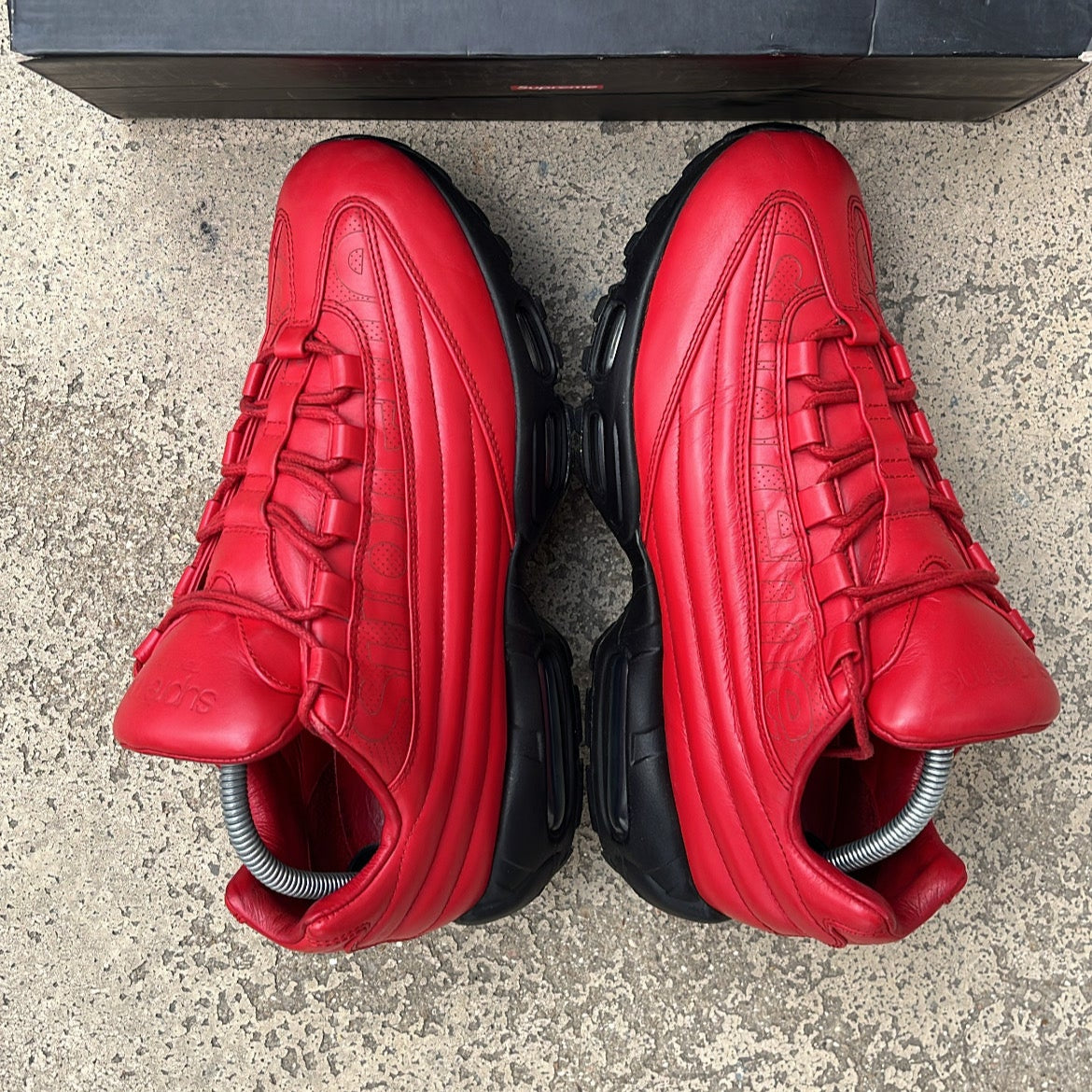 Air Max 95 Supreme Red - EU42.5 / US9 / UK8
