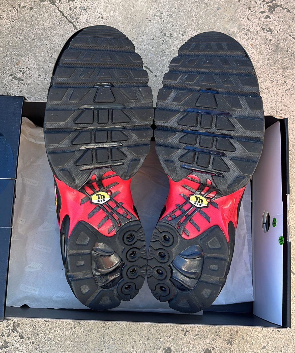 Tn Supreme Red - EU42.5 / US9 / UK8