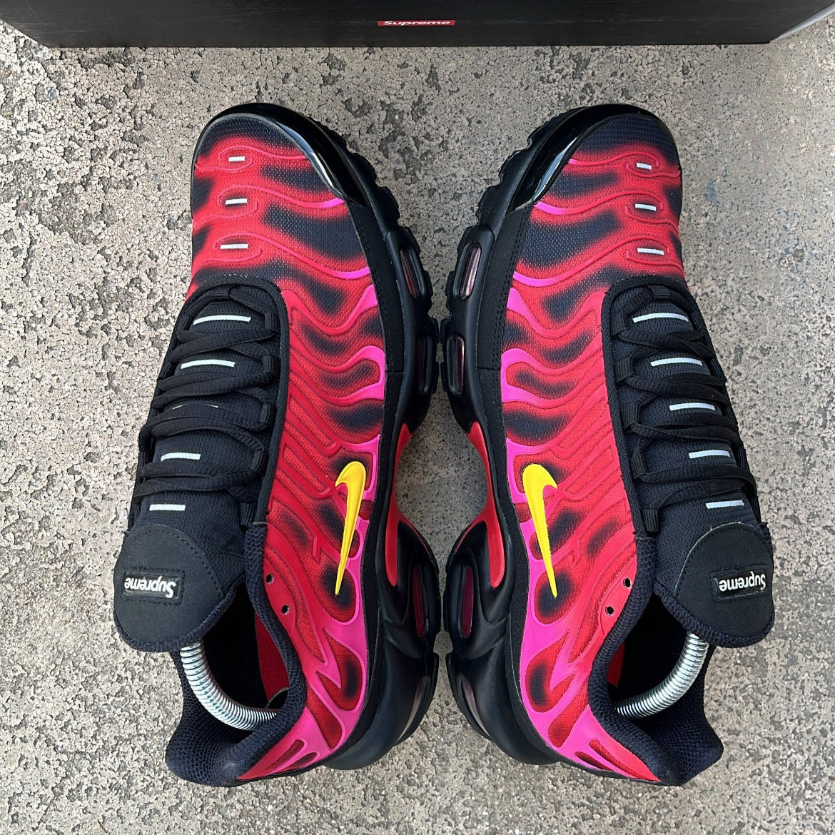 Tn Supreme Red - EU42.5 / US9 / UK8