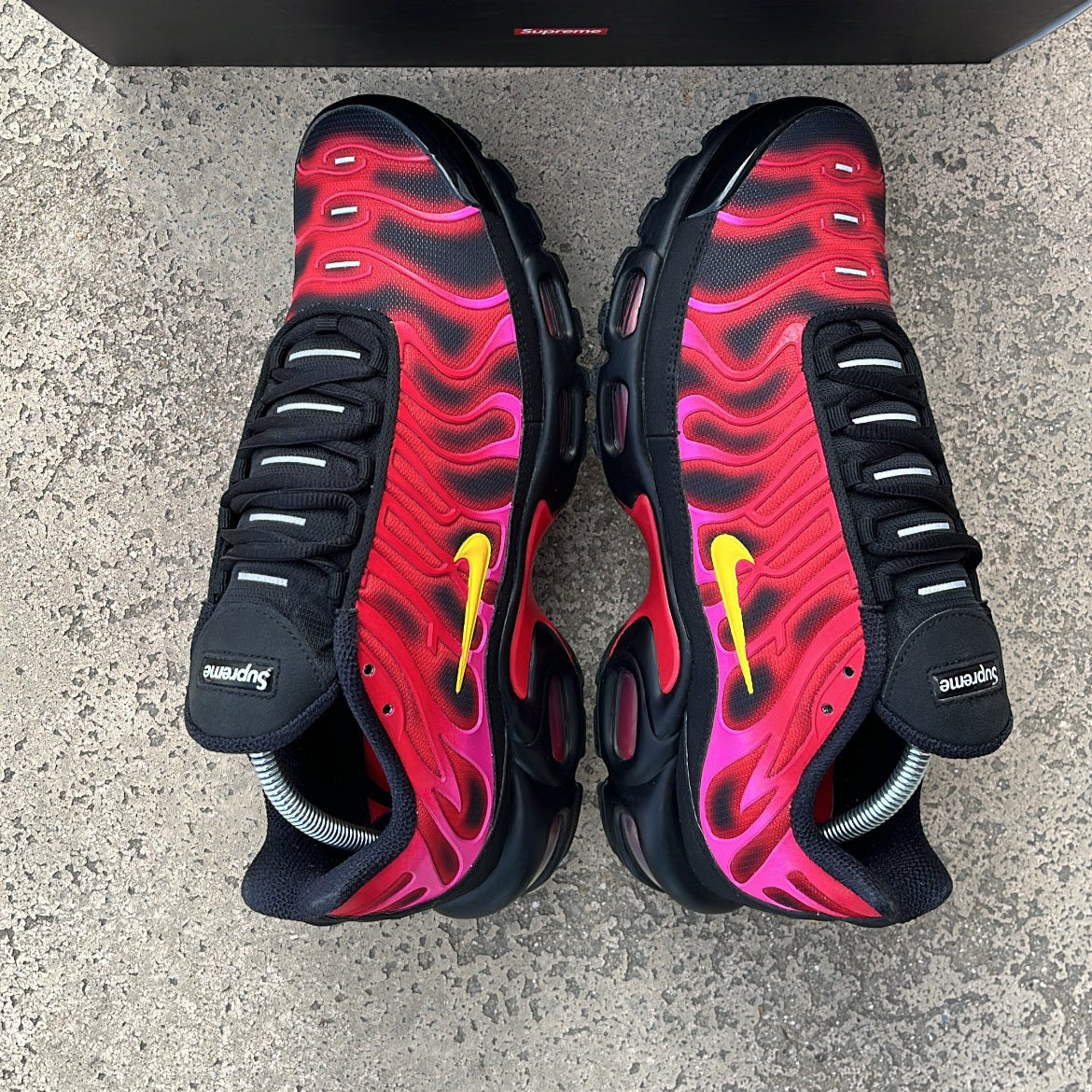 Tn Supreme Red - EU43 / US9.5 / UK8.5