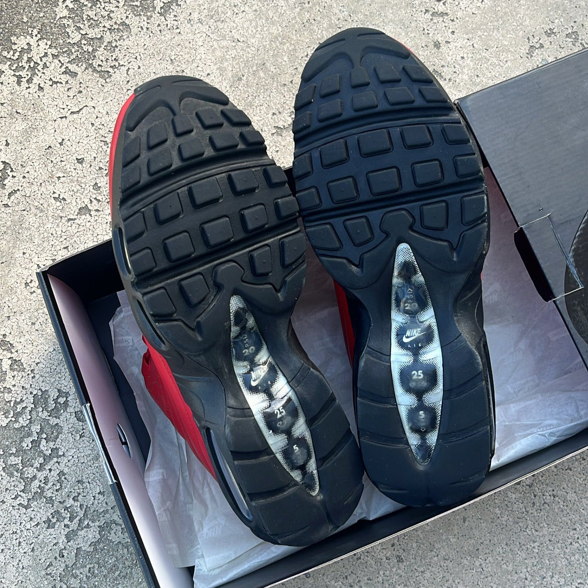 Air Max 95 Supreme Red - EU44 / US10 / UK9