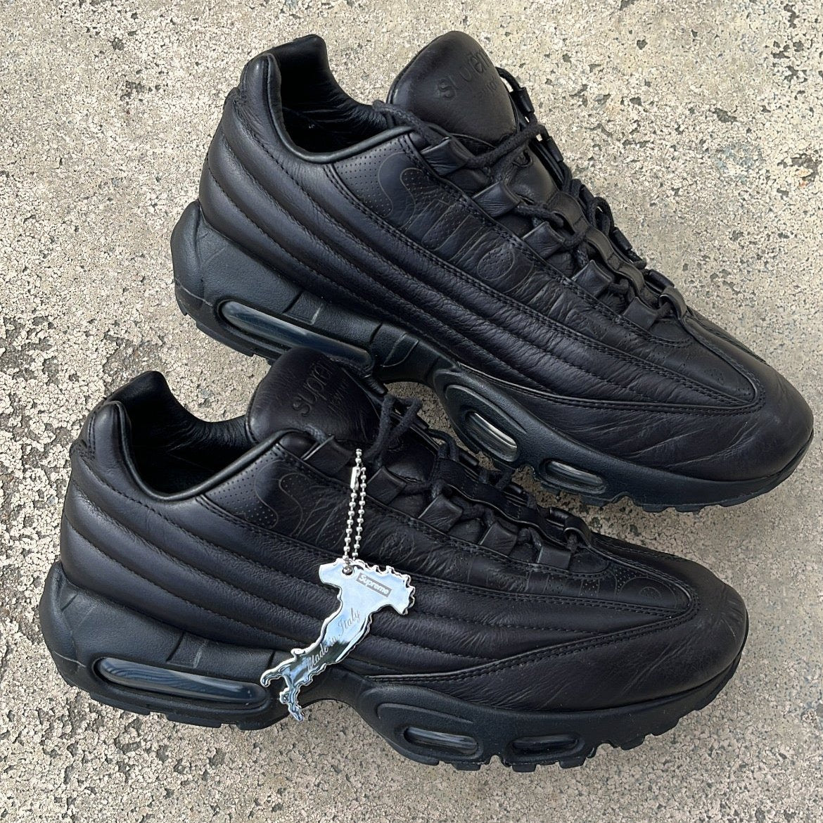 Air Max 95 Supreme Black - EU42.5 / US9 / UK8