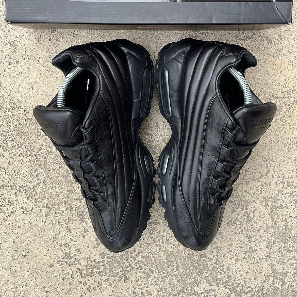 Air Max 95 Supreme Black - EU42.5 / US9 / UK8