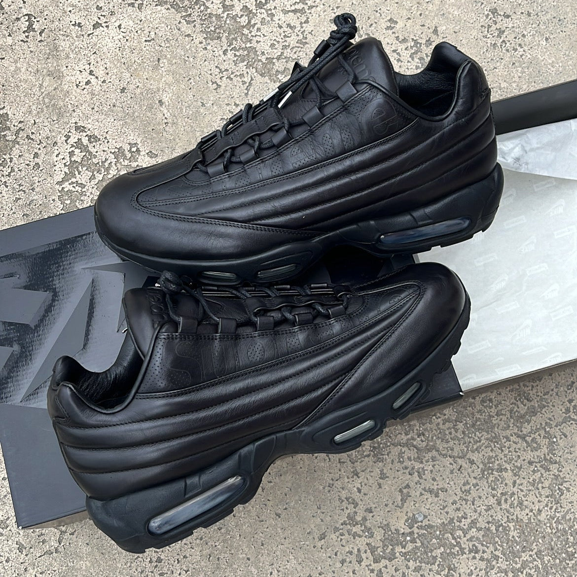 Air Max 95 Supreme Black - EU46 / US12 / UK11