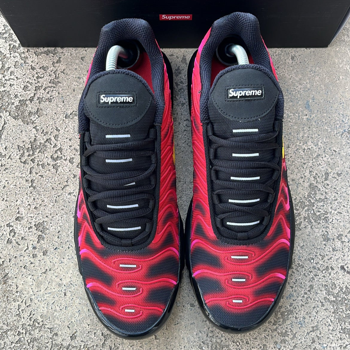 Tn Supreme Red - EU42.5 / US9 / UK8
