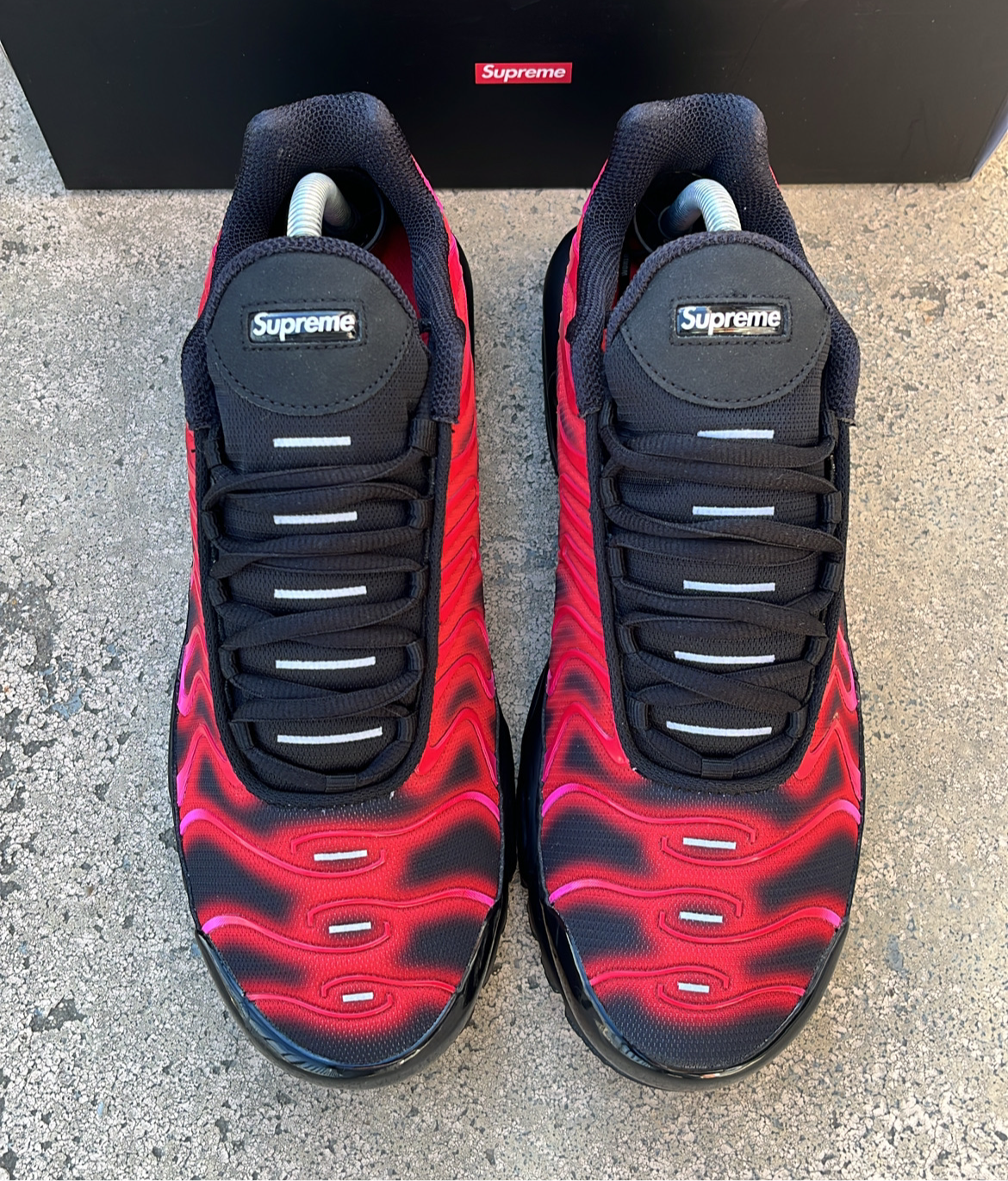 Tn Supreme Red - EU42.5 / US9 / UK8