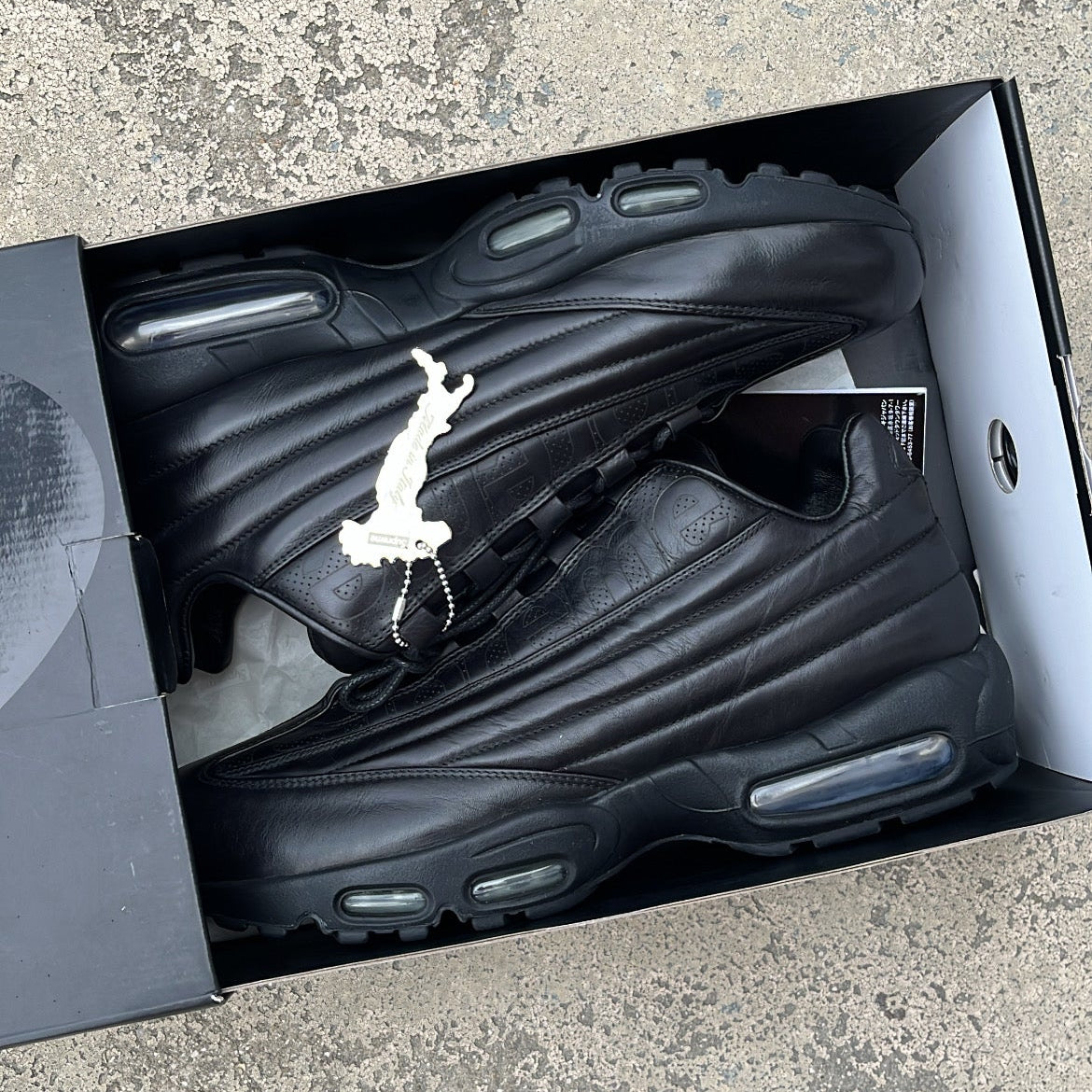 Air Max 95 Supreme Black - EU46 / US12 / UK11