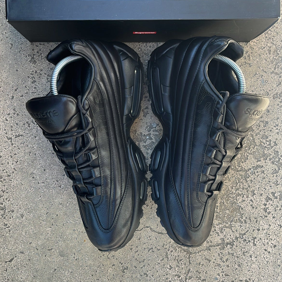 Air Max 95 Supreme Black - EU42.5 / US9 / UK8