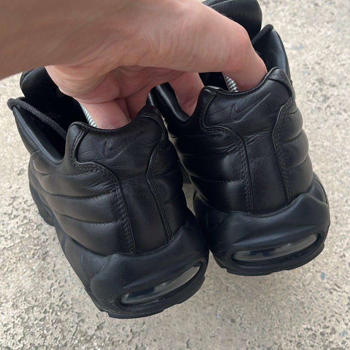 Air Max 95 Supreme Black - EU42.5 / US9 / UK8