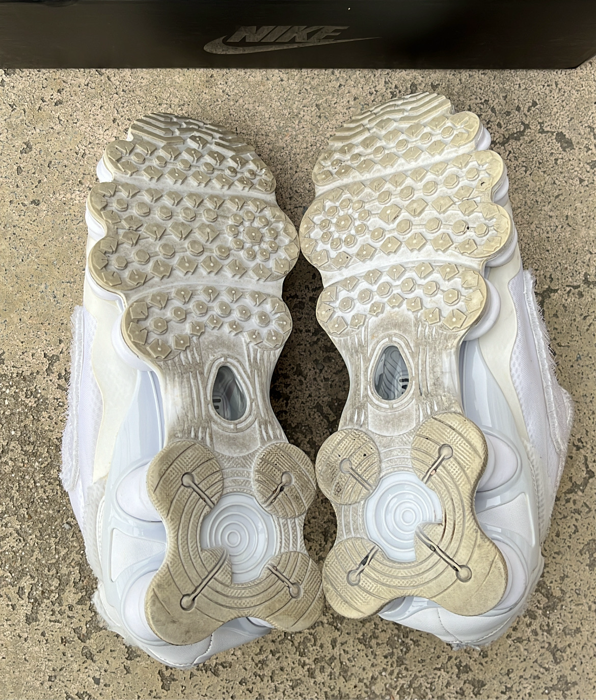 Shox CDG White - EU42 / US8.5 / UK7.5