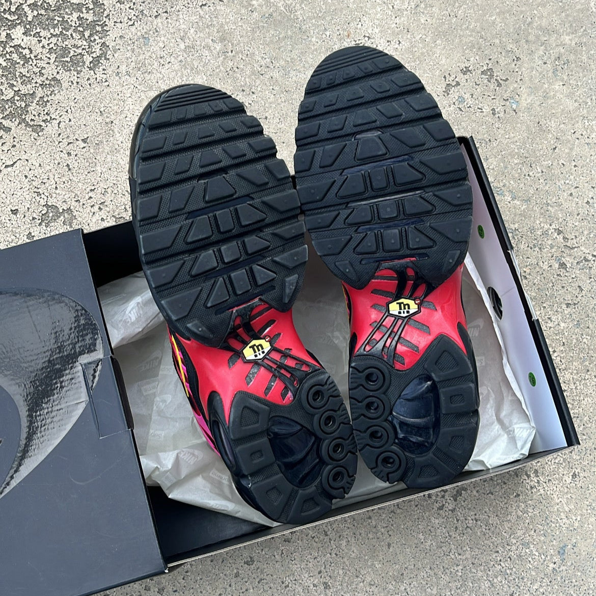 Tn Supreme Red - EU43 / US9.5 / UK8.5
