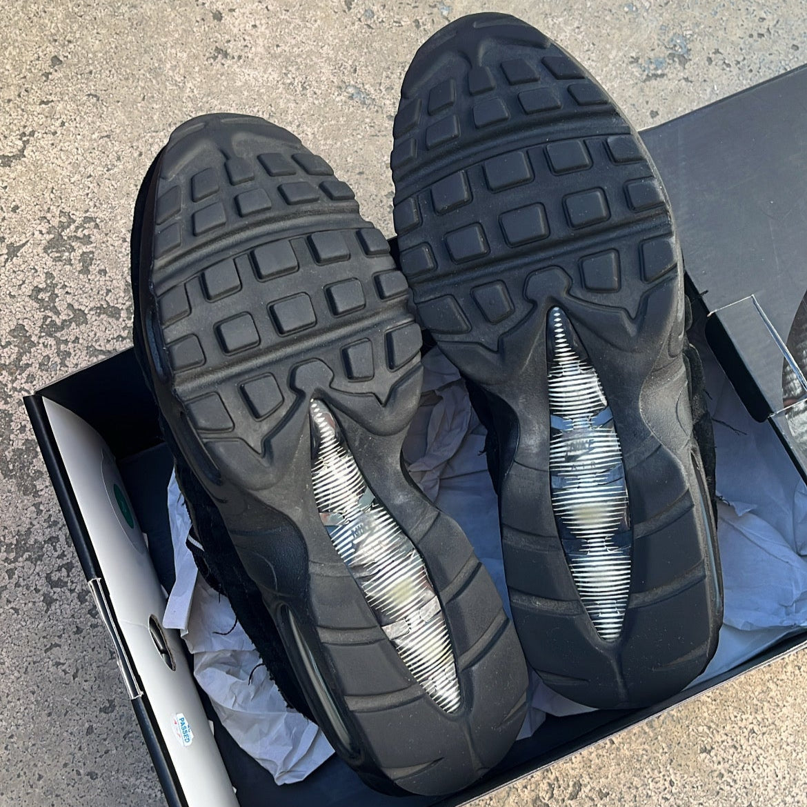 Air Max 95 CDG Black - EU42.5 / US9 / UK8