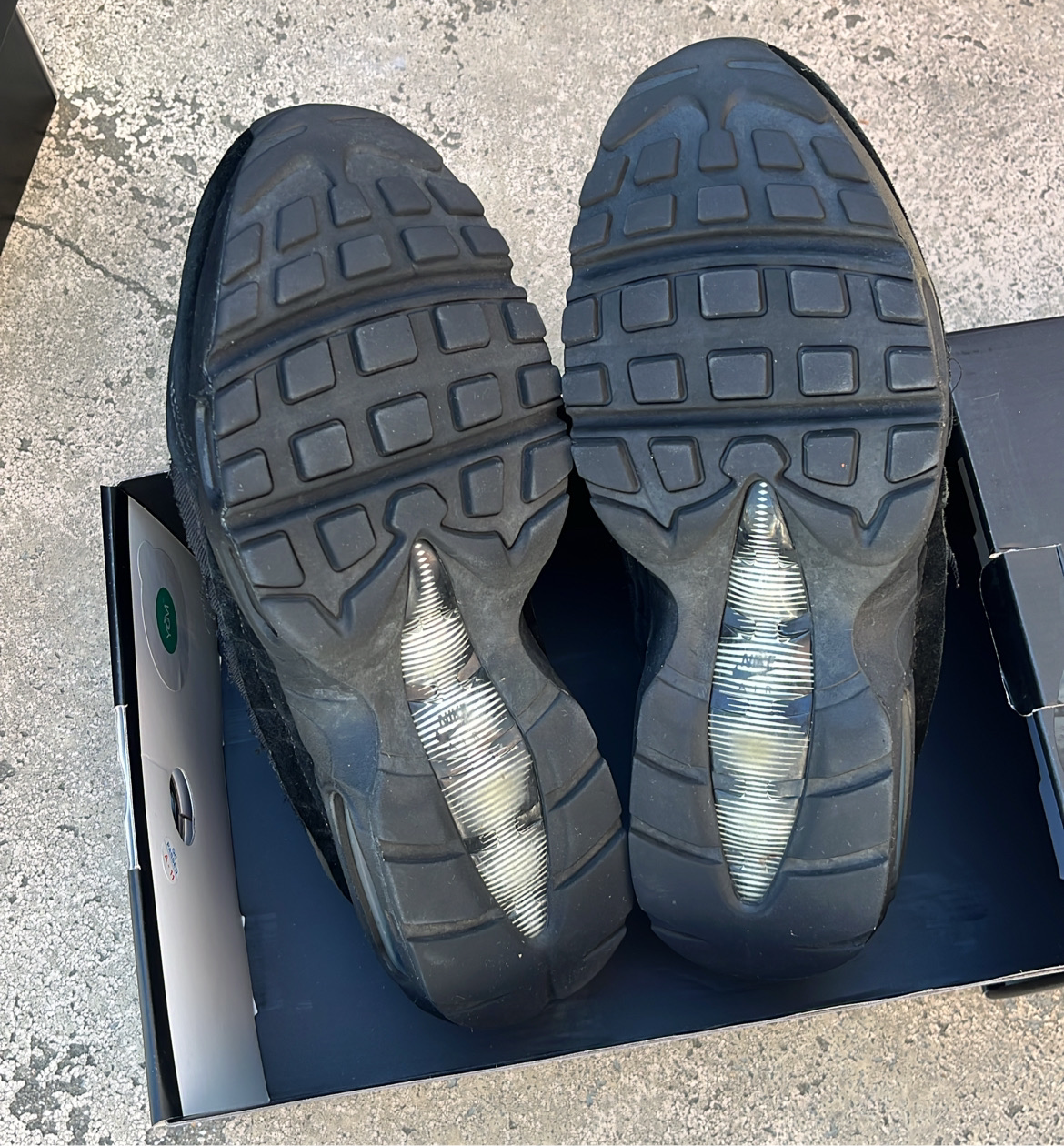 Air Max 95 CDG Black - EU42 / US8.5 / UK7.5