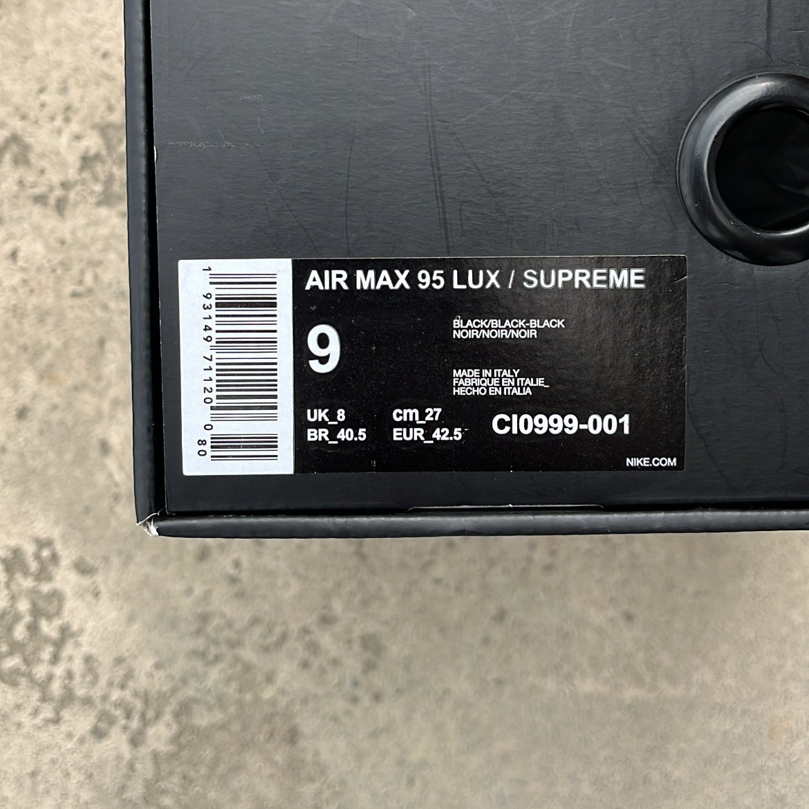 Air Max 95 Supreme Black - EU42.5 / US9 / UK8