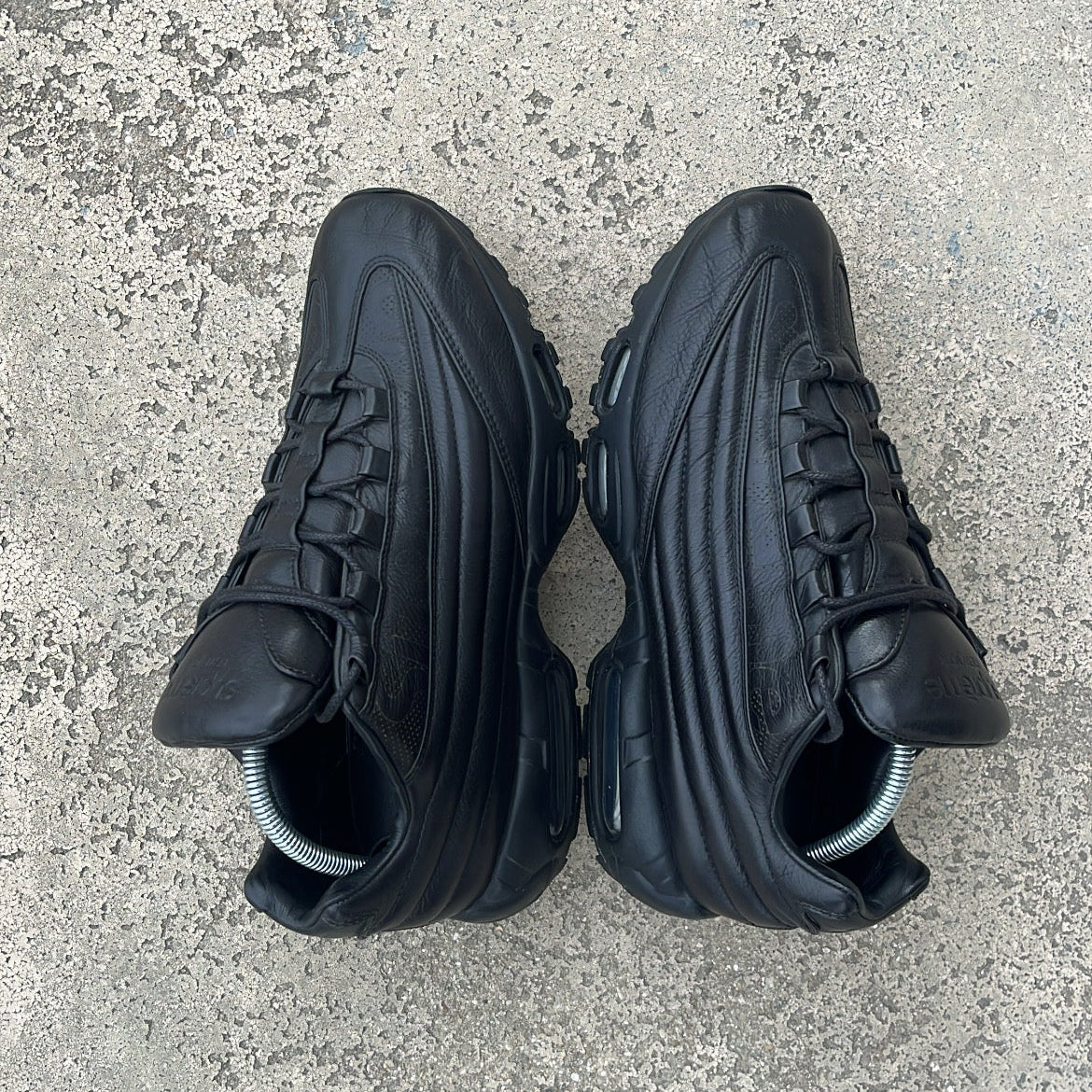 Air Max 95 Supreme Black - EU42.5 / US9 / UK8