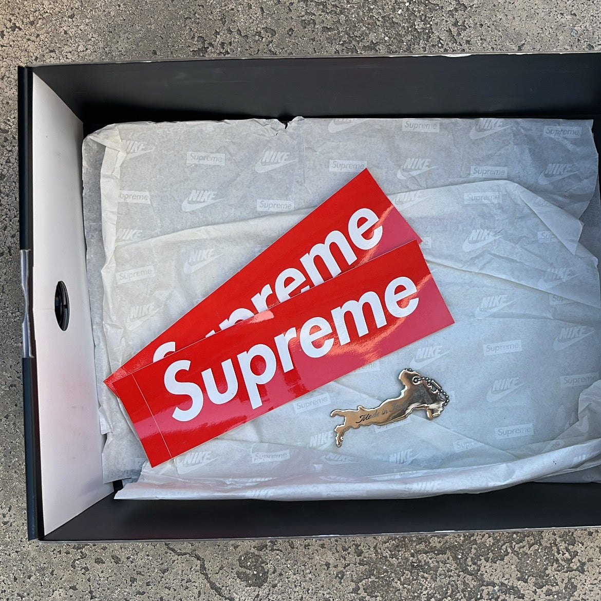 Air Max 95 Supreme Black - EU42.5 / US9 / UK8