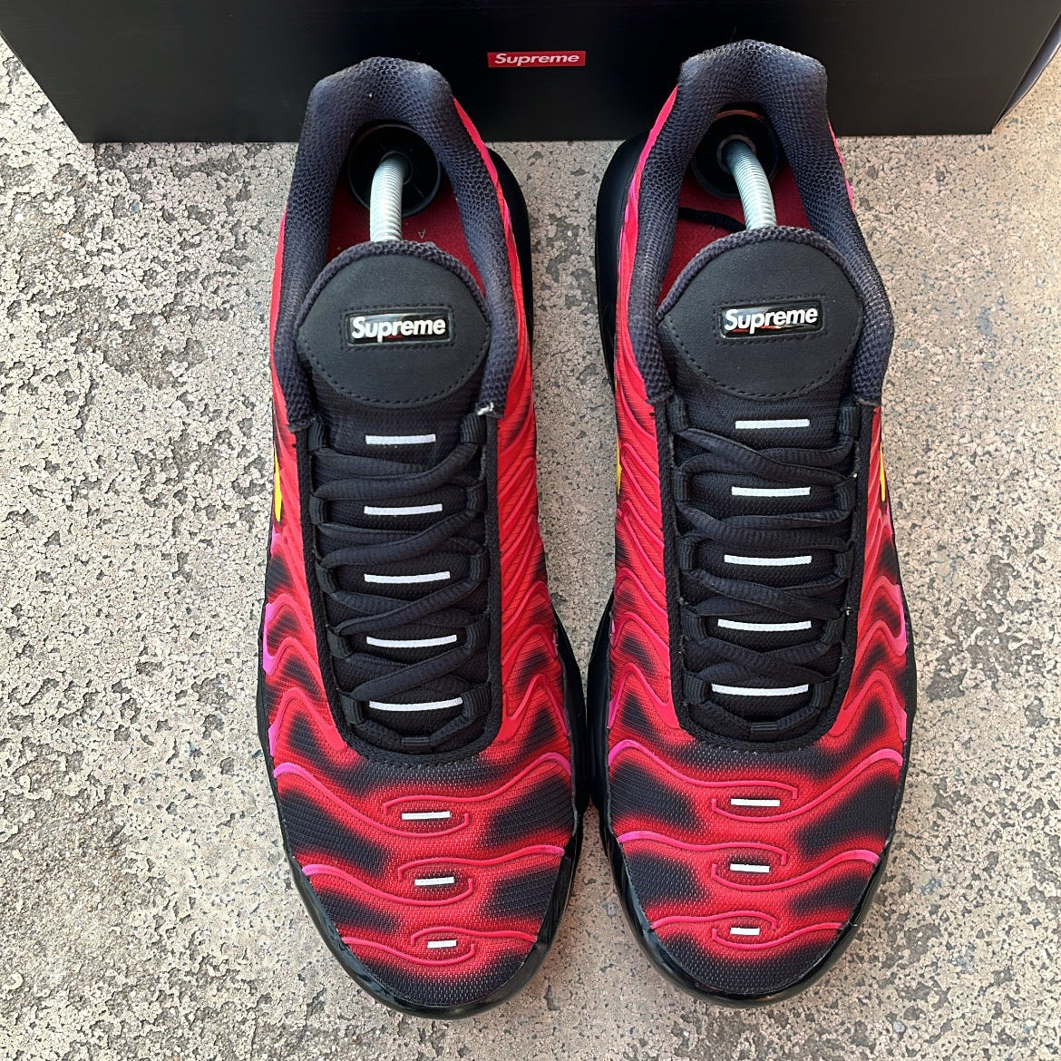 Tn Supreme Red - EU44 / US10 / UK9