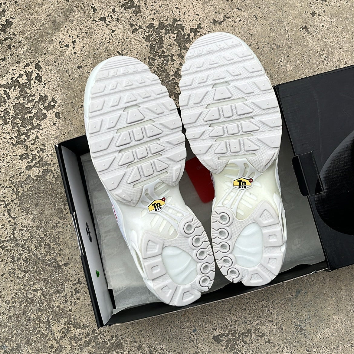 Tn Supreme White - EU45 / US11 / UK10