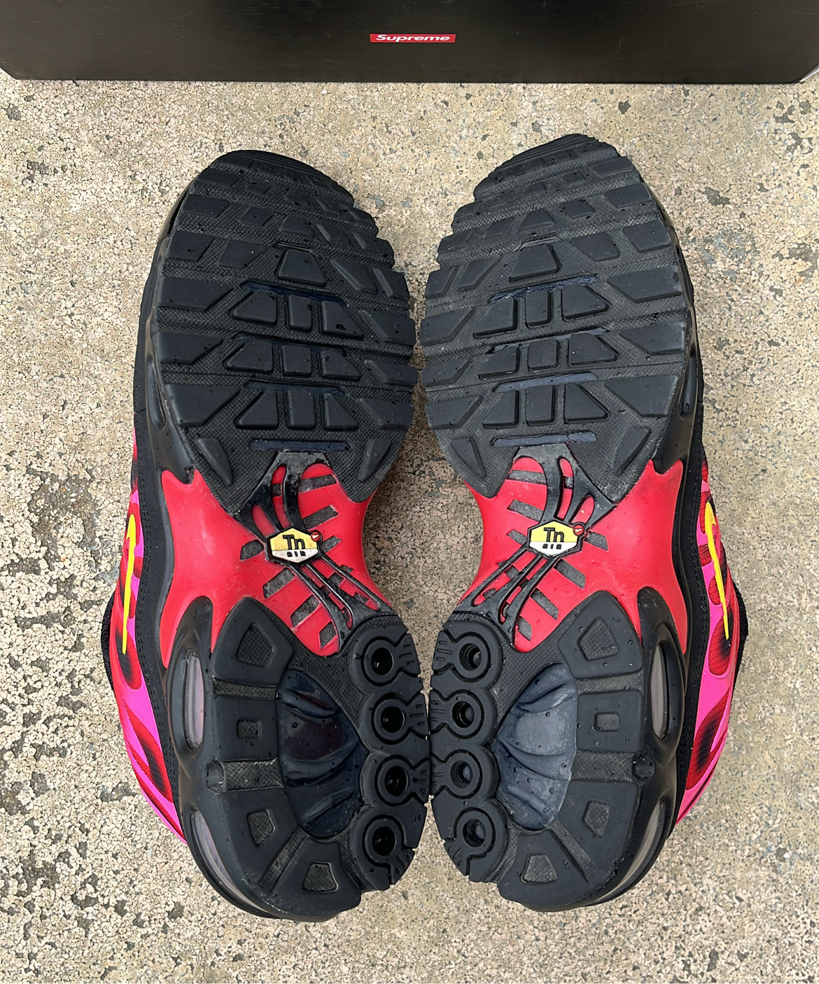 Tn Supreme Red - EU43 / US9.5 / UK8.5