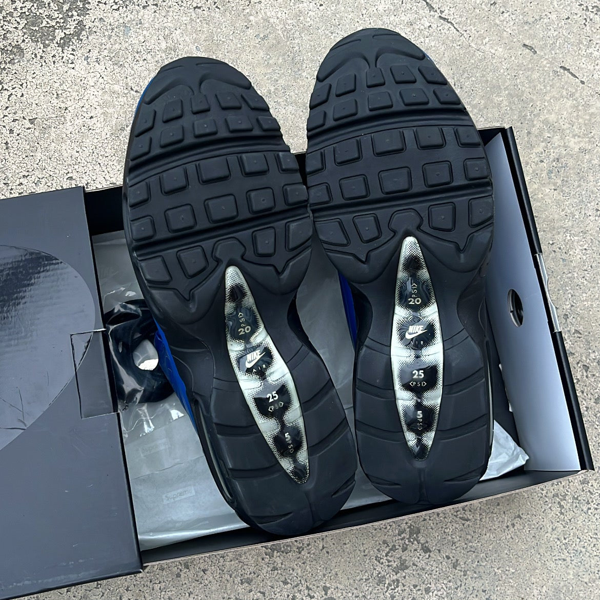 Air Max 95 Supreme Blue - EU42.5 / US9 / UK8