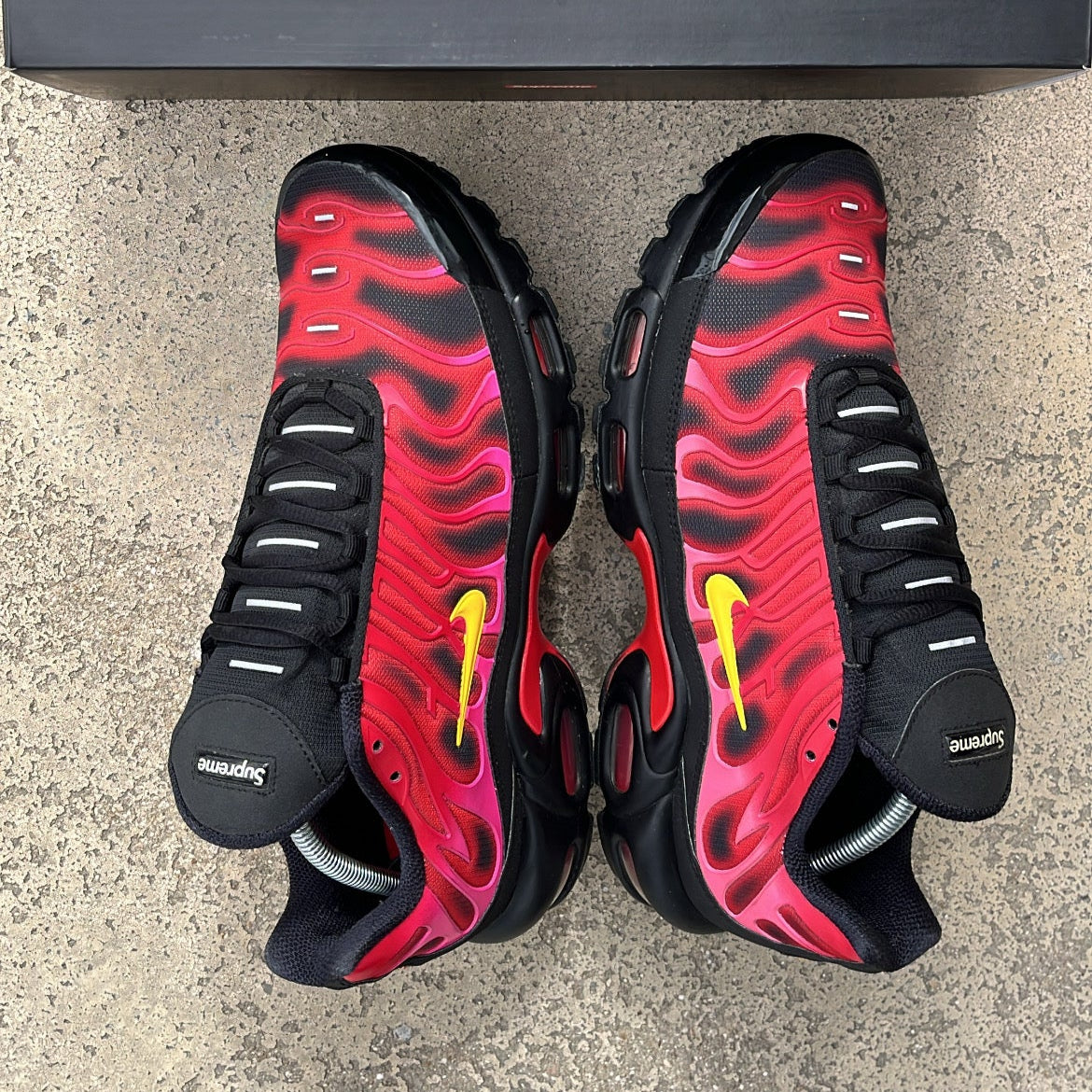 Tn Supreme Red - EU44.5 / US10.5 / UK9.5