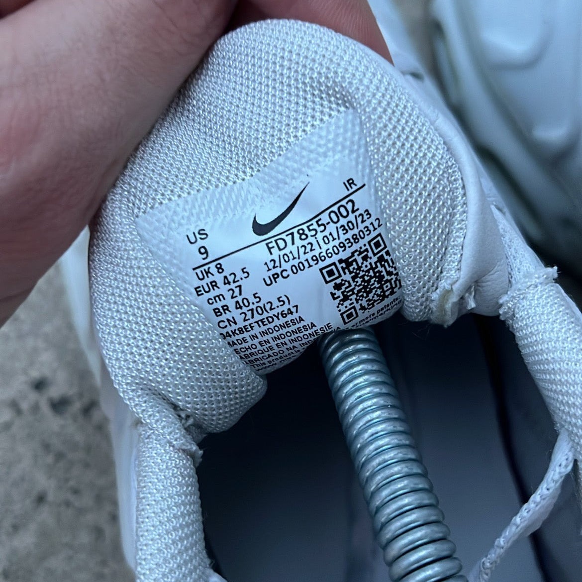 TN A Cold Wall White - EU42.5 / US9 / UK8