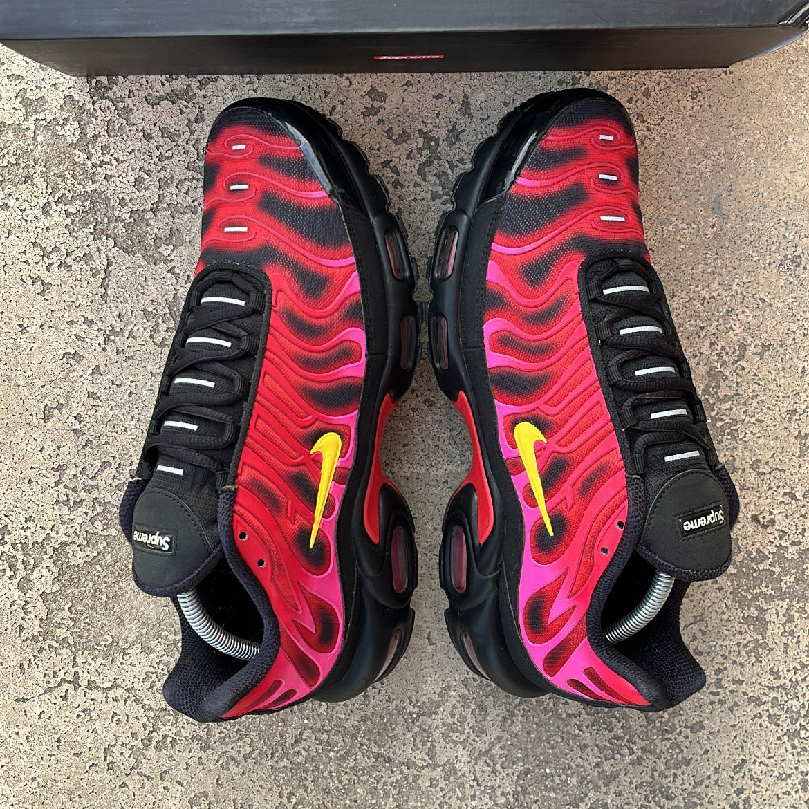 Tn Supreme Red - EU44 / US10 / UK9