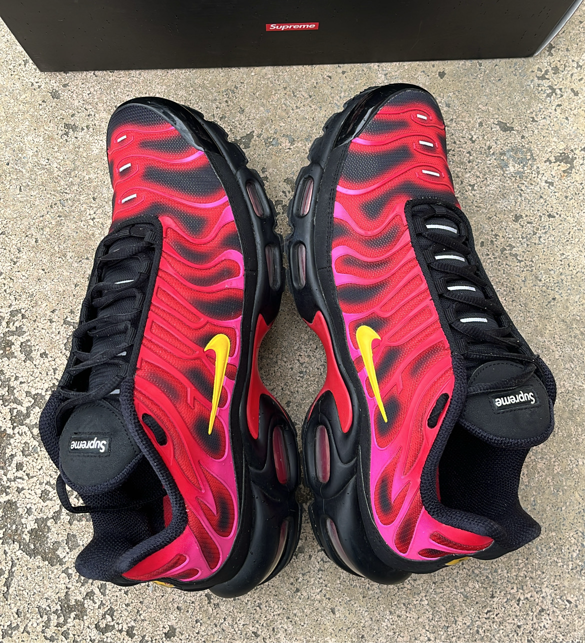 Tn Supreme Red - EU43 / US9.5 / UK8.5