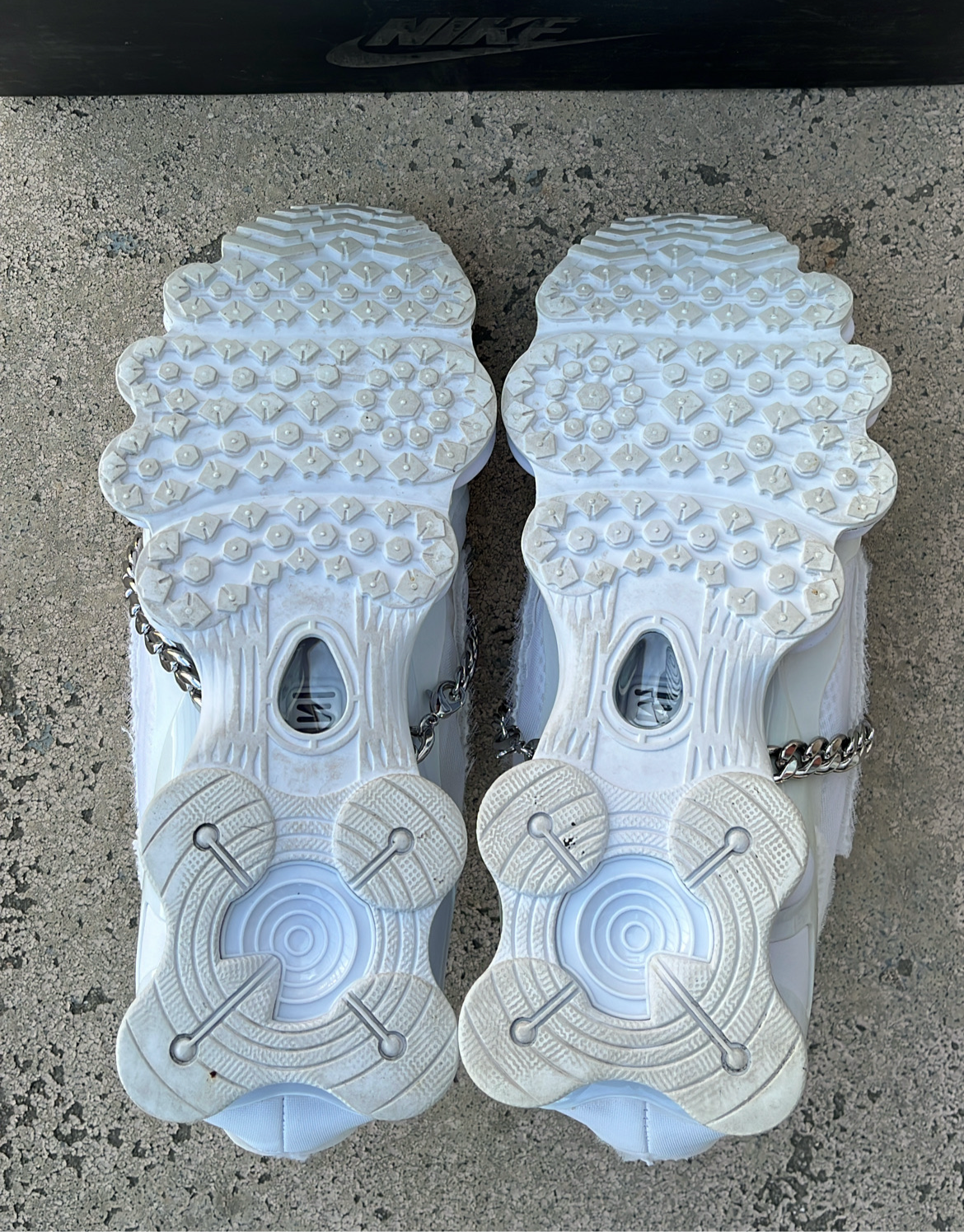 Shox CDG White - EU42 / US8.5 / UK7.5