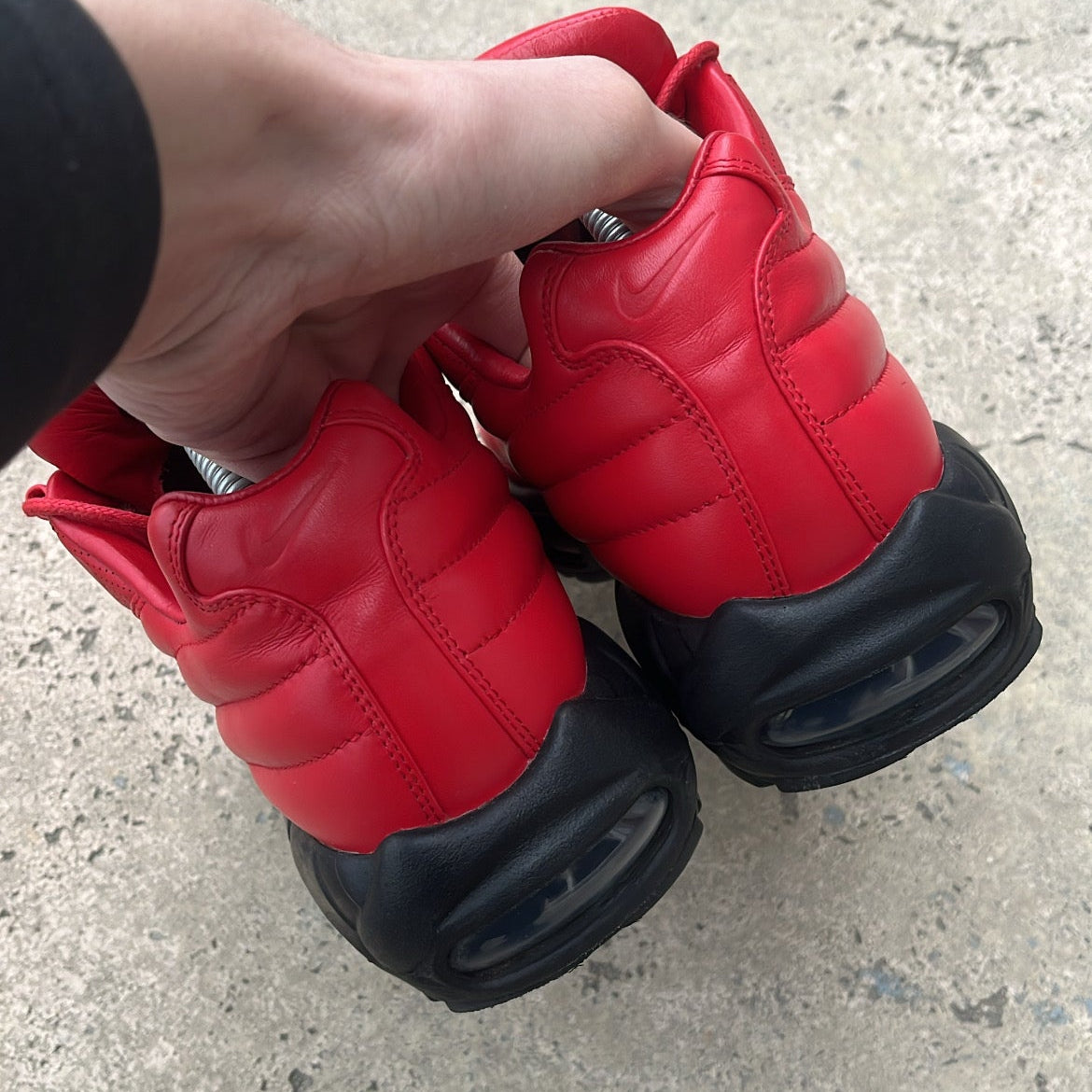 Air Max 95 Supreme Red - EU42.5 / US9 / UK8