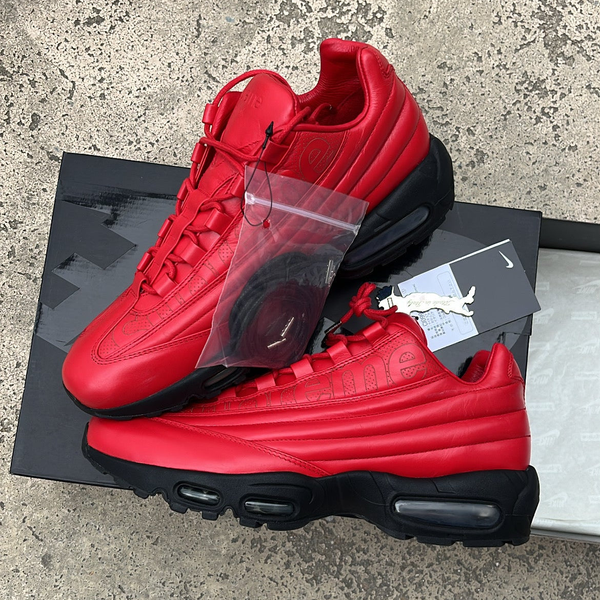Air Max 95 Supreme Red - EU44 / US10 / UK9