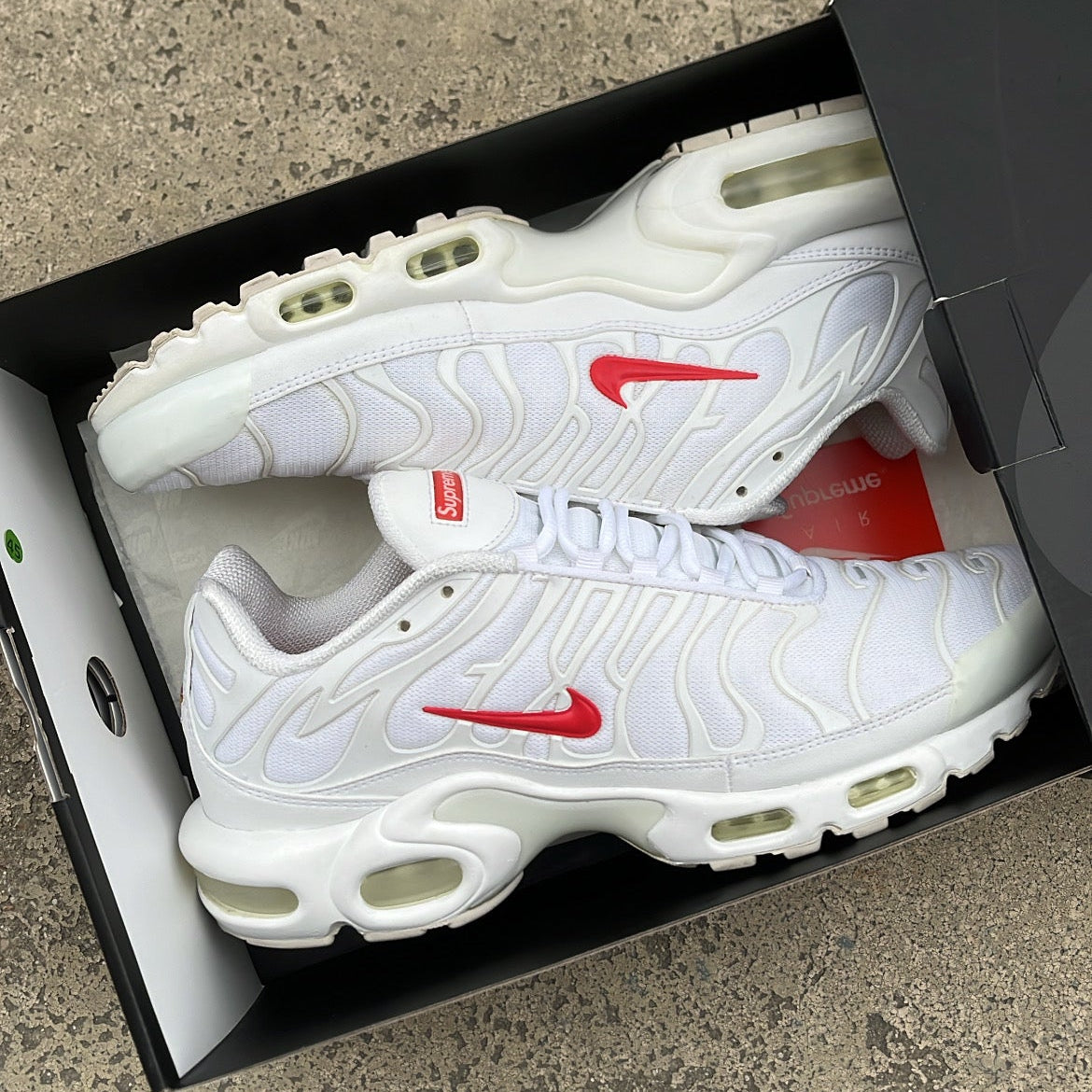 Tn Supreme White - EU42.5 / US9 / UK8