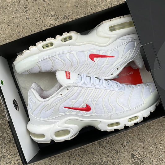 Tn Supreme White - EU42.5 / US9 / UK8