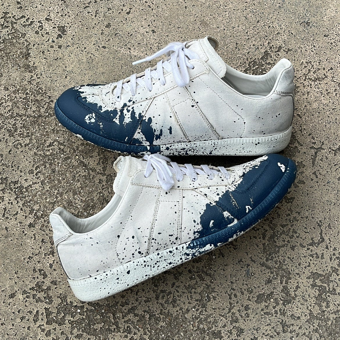 Maison Margiela GAT Paint Splatter Oil Blue - EU41 / US8 / UK7
