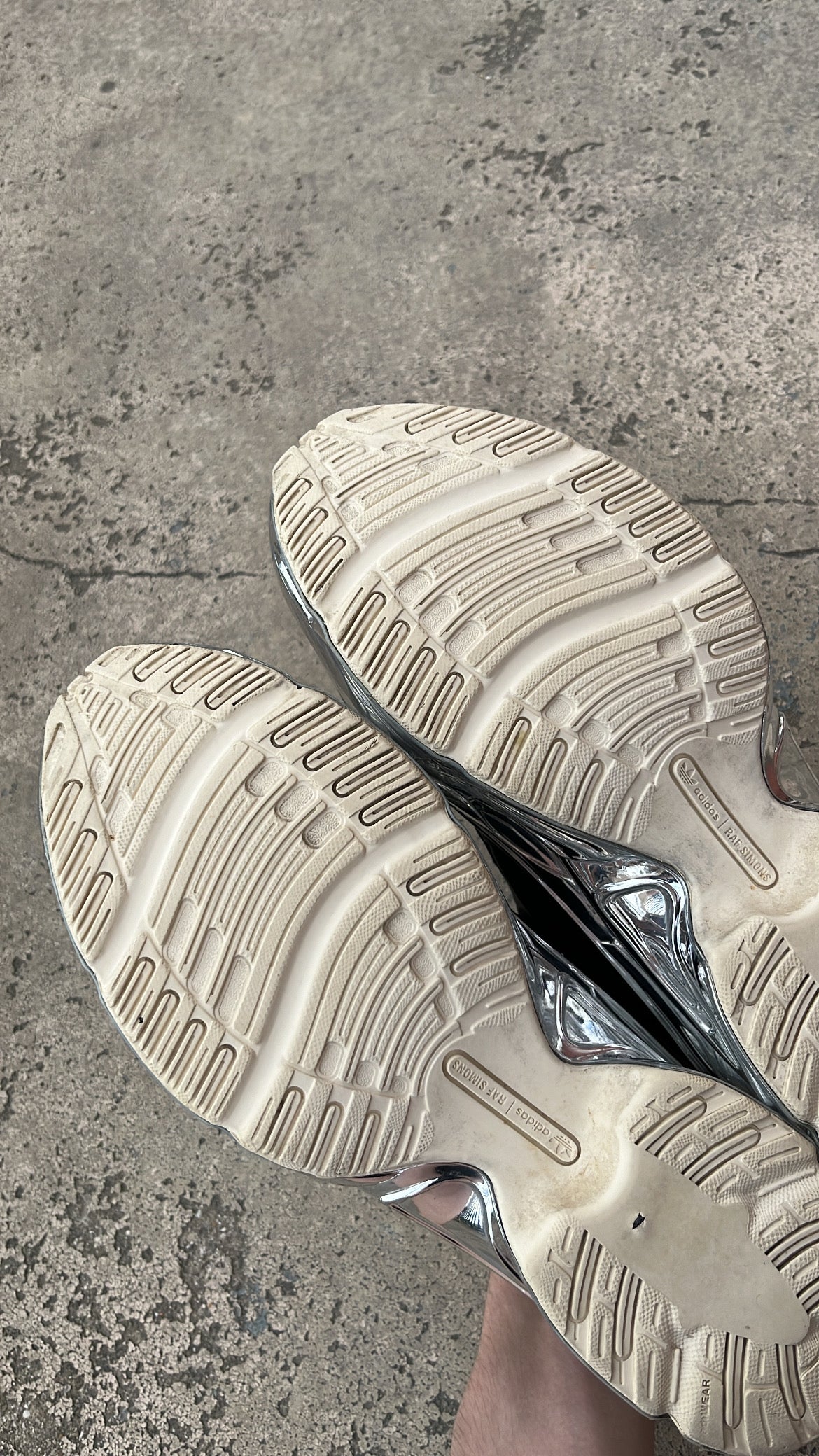 Adidas Ozweego Raf Simons Black - EU42 / US8.5 / UK7.5