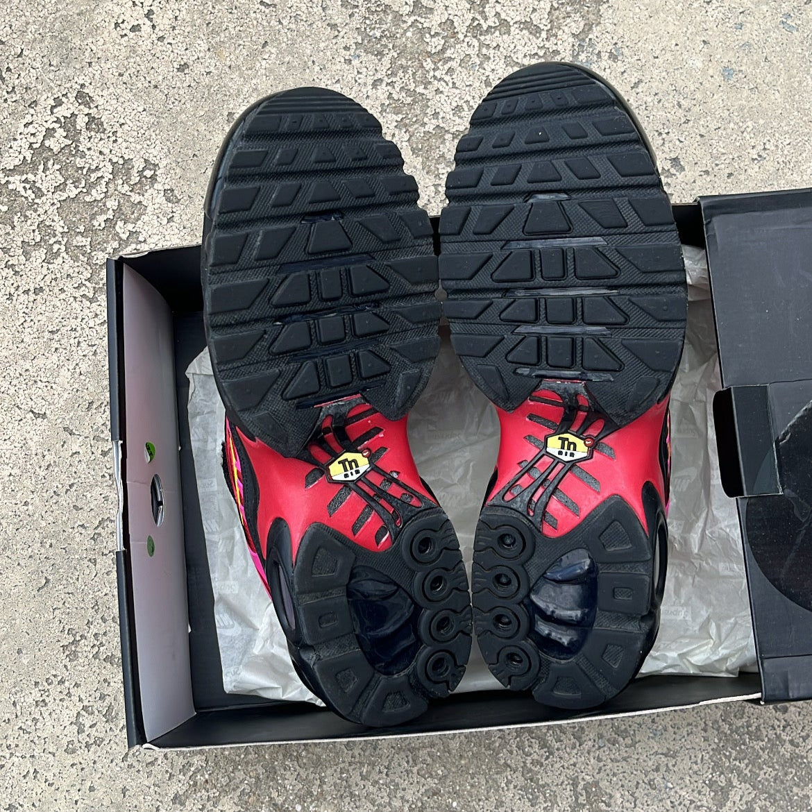 Tn Supreme Red - EU42.5 / US9 / UK8