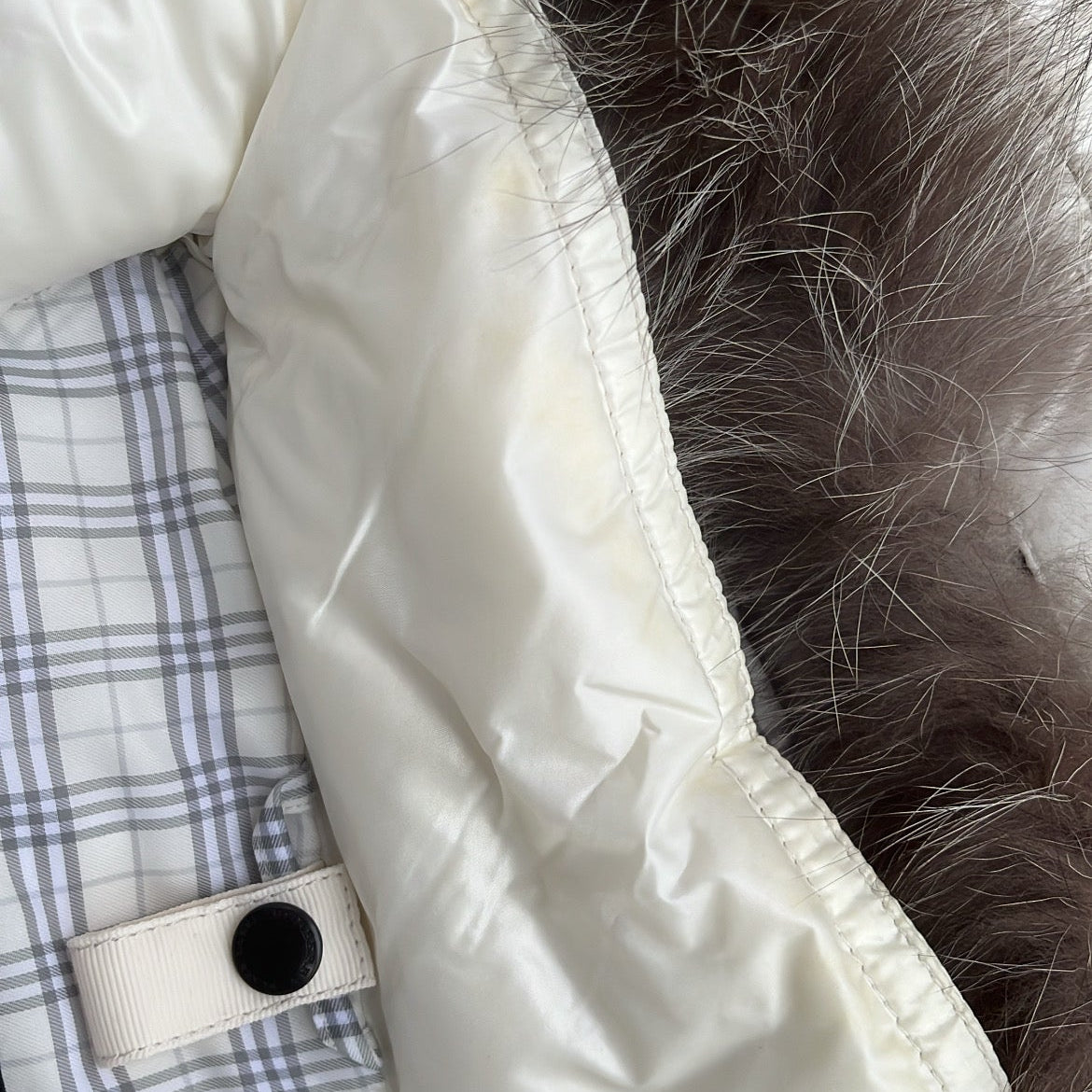 Burberry Black Label Glossy White Jacket - M - Real Silver Fox Fur