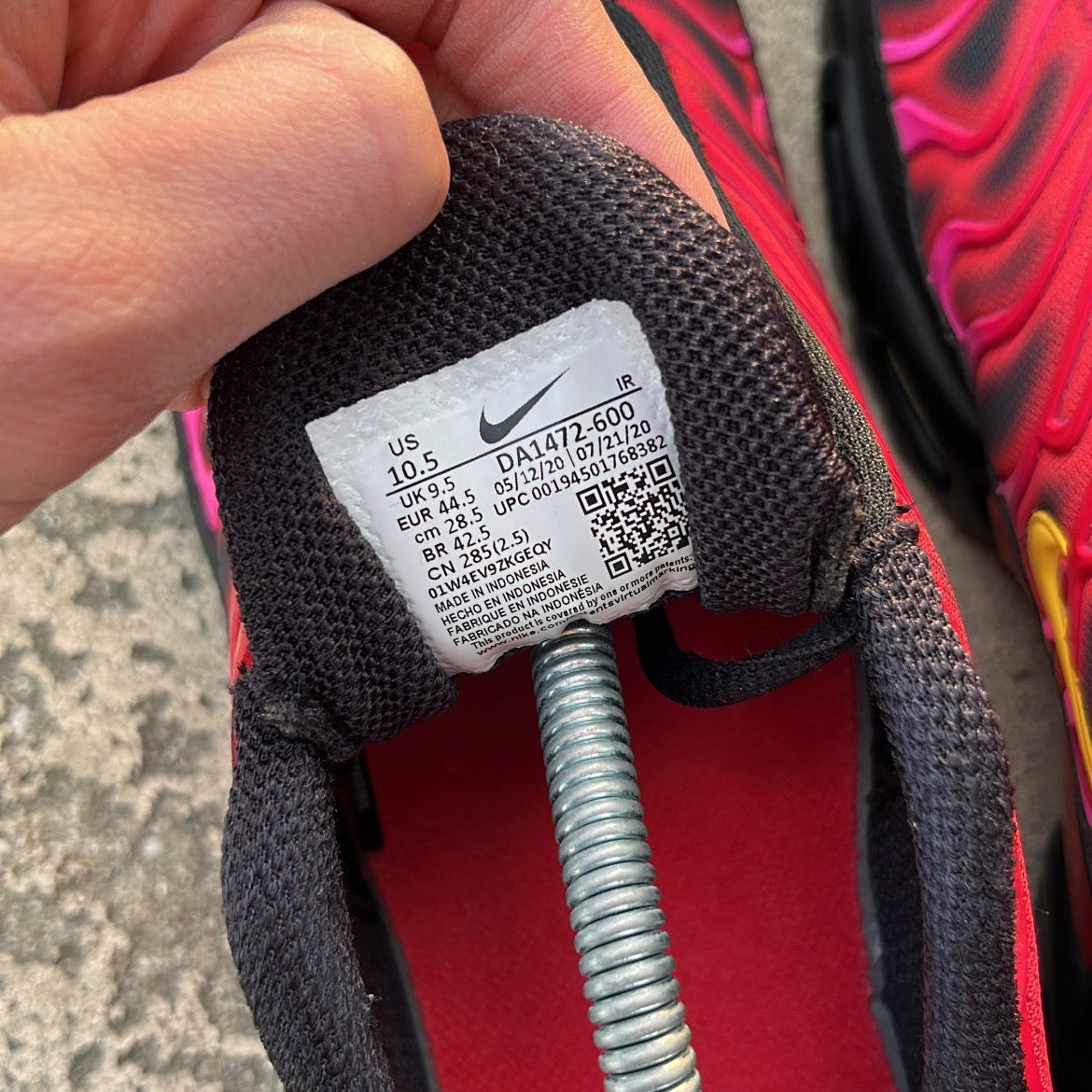 Tn Supreme Red - EU44.5 / US10.5 / UK9.5