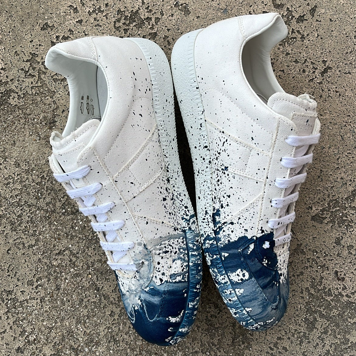 Maison Margiela GAT Paint Splatter Oil Blue - EU41 / US8 / UK7