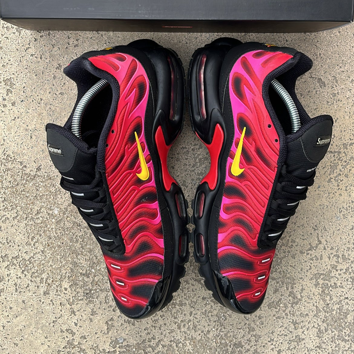 Tn Supreme Red - EU44.5 / US10.5 / UK9.5